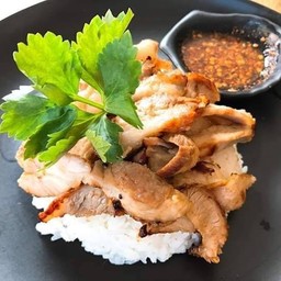 ข้าวหน้าคอหมูย่าง