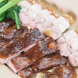ข้าวหน้าเป็ดและหมูกรอบ