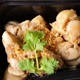 ไก่ผัดซอสกระเทียม