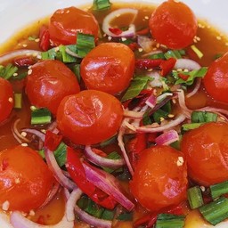 ยำไข่แดงยกครก