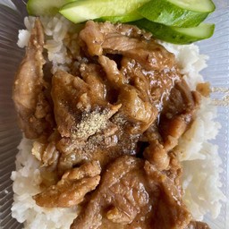 ข้าวผัดกระเทียมพริกไทย