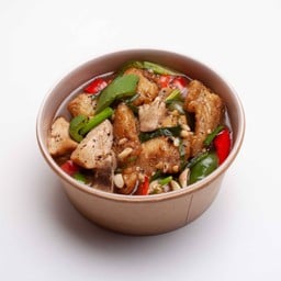 เนื้อปลากะพงผัดพริกไทยดำราดข้าว