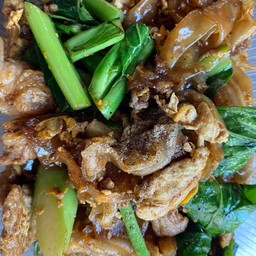ผัดซีอิ้วเส้นใหญ่