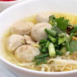 ก๋วยเตี๋ยวหมูน้ำใส