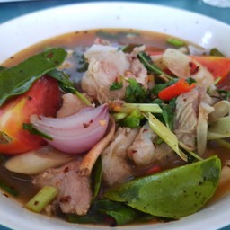 ต้มแซบกระดูกอ่อนหมู