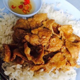 ข้าวกระเทียม