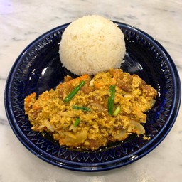 ข้าวหมูทอดผัดผงกะหรี่