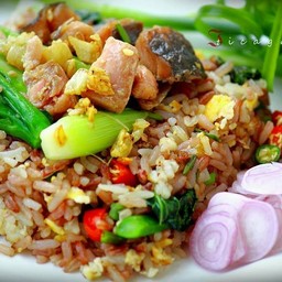 ข้าวผัดคะน้าปลาเค็ม