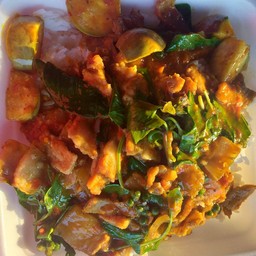 ผัดเผ็ดหมูป่า   ราดข้าว