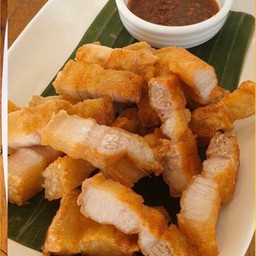 หมูสามชั้นทอดน้ำปลา