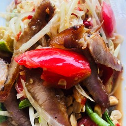 ส้มตำไทยคอหมูย่าง