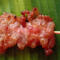 ข้าวเหนียวหมู บ้านปุ้ย