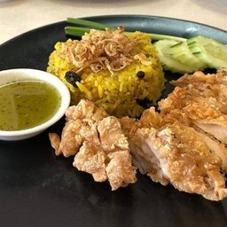 ข้าวหมกไก่ทอด (กล่องฟูดเกรด เข้าไมโครเวฟได้)