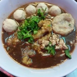 ชายสี่ บะหมี่เกี๊ยว รุ่งเรือง16