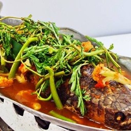 แกงส้มปลาช่อนทอด