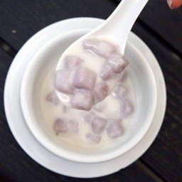 บัวลอยเผือกมะพร้าวอ่อน