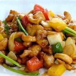 ไก่ผัดเม็ดมะม่วง