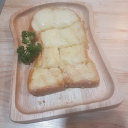 ขนมปังปิ้ง เนยน้ำตาล