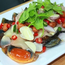 ยำไข่เยี่ยวม้า