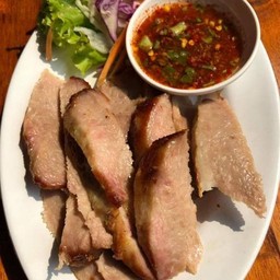 ราวนมหมูย่าง