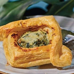 ครัวซองผักโขมอบชีส