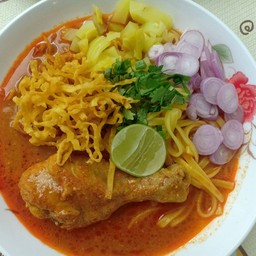 มอกเมาะ ข้าวซอยไก่ ขนมจีนน้ำเงี้ยว