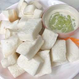 ขนมปังนึ่งสังขยาใบเตย