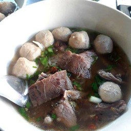 ร้านก๋วยเตี๋ยวแชมป์ สาขาสันติธรรม