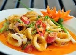 ปลาหมึกผัดไข่เค็ม