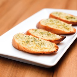 ขนมปังกระเทียม