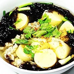 แกงจืดเต้าหู้ไข่สาหร่าย