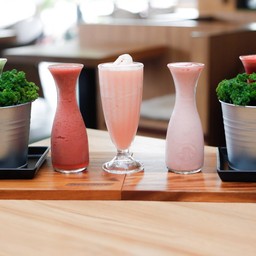 สมูทตี้สตรอเบอร์น่า