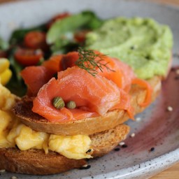 แซลมอน อโว