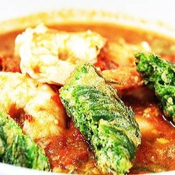 แกงส้มชะอมไข่กุ้งสด