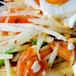 ส้มตำไข่เค็ม