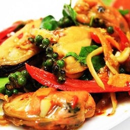 หอยแมลงภู่นิวซีแลนด์ผัดฉ่า