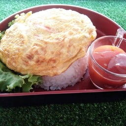 ข้าวไข่เจียวทรงเครื่อง