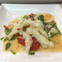 ยำตีนไก่ ( เล็บมือนาง )