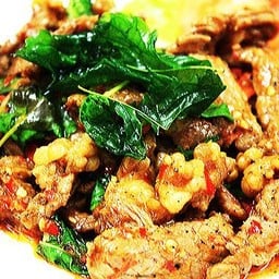 เนื้อริบอายผัดกะเพรา