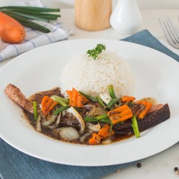 ข้าวแซลมอนพริกไทยดำ