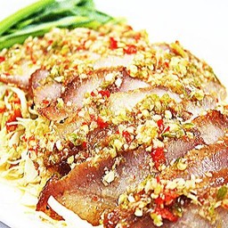 หมูสะดุ้ง