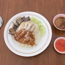 โกย-ข้าวมันไก่ สาขา 1 (ซอยท่าข้าม 7, พระราม 2)