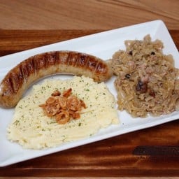 ไส้กรอกบราทเวอร์สทย่างกับมันบด