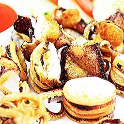 หมึกไข่แดดเดียว
