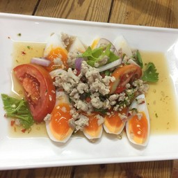 ยำไข่ยางมะตูม