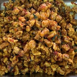 กากหมูผัดกะเพรา