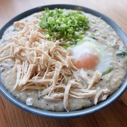โจ๊กควินัวกับข้าวโอ๊คกับอกไก่ฉีก