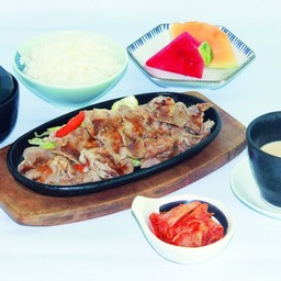 ชุดหมูคุโรบูตะผัดซอสบาร์บีคิว