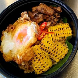กระเพราข้าวคลุกคุโรบุตะข้าวโพดหวานไข่เป็ดกรอบ Kapaw-Cook