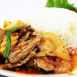 ข้าว หมู หรือ ไก่ ผัดพริกเผา